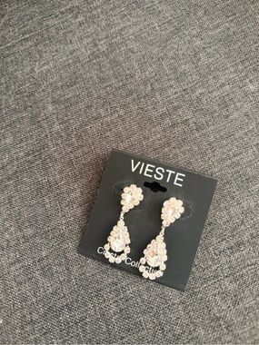 Vieste Sparkling Champagne Teardrop Earrings